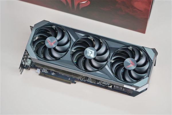 AMD RX 7900 XT价格全面雪崩：沦落到RTX 4070 Ti的级别